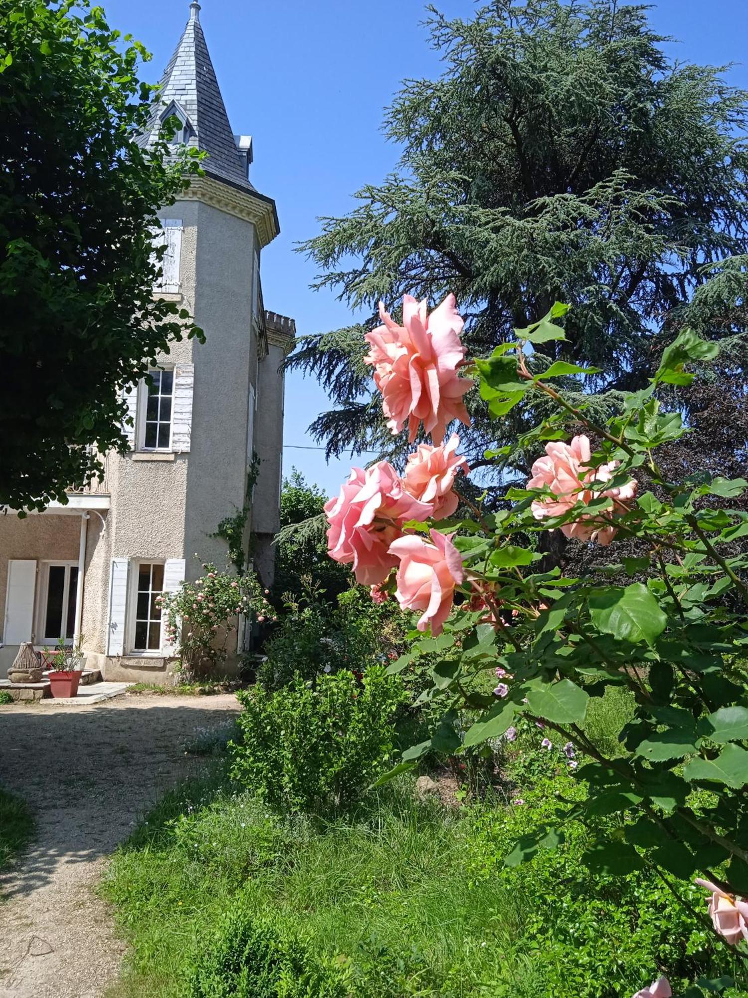 Maison Calme Avec Piscine Entouree De Son Parc Quintenas Εξωτερικό φωτογραφία